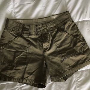 High waisted cargo lookin shorts